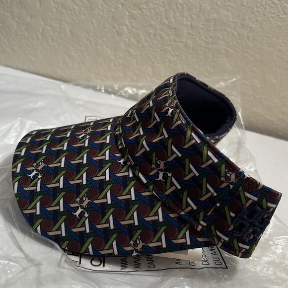 Tory Burch printed adjustable visor NWT Geo Print - Picture 4 of 6